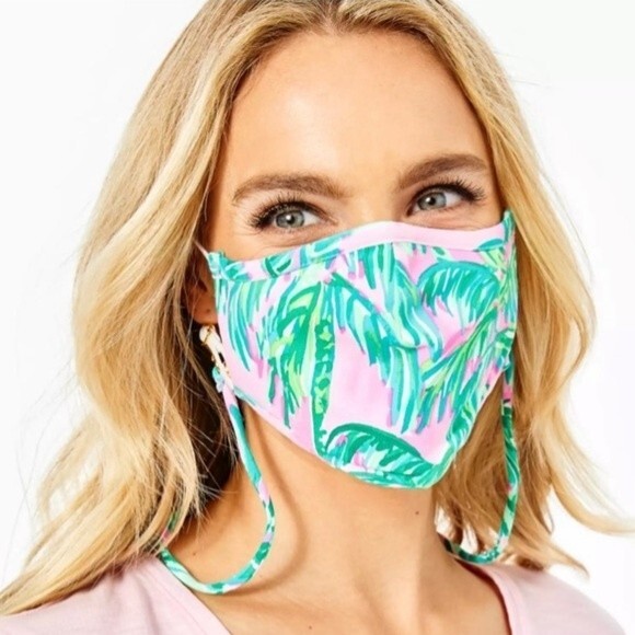 Lilly Pulitzer Adult On The Go Face Mask Set Pouch, Lanyard, Extender Pink - Picture 11 of 12
